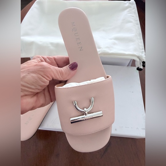 Alexander McQueen Women's Pink Slide Sandals - Picture 5 of 8